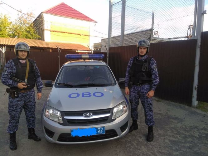 В Брянске росгвардейцы задержали вора по горячим следам.