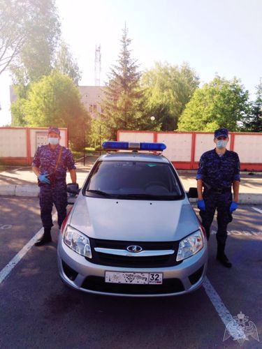 В Брянске сотрудники Росгвардии вернули родственникам потерявшегося пожилого человека