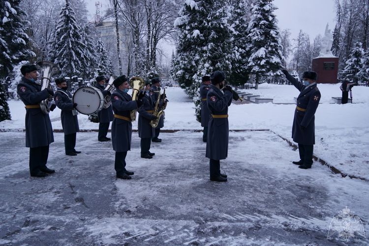 В День Неизвестного солдата в Брянске почтили память защитников Родины