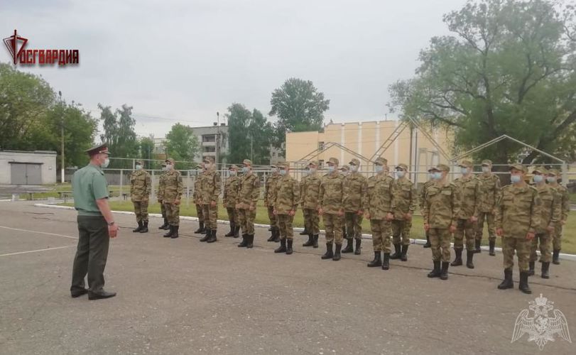Первые 30 брянских юношей отправились на военную службу в войска национальной гвардии