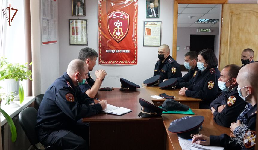 Полковник полиции Иван Ванчугов продолжил знакомиться с районными подразделениями вневедомственной охраны