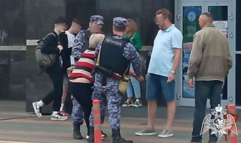 Патруль Росгвардии оказал медпомощь жительнице Брянска