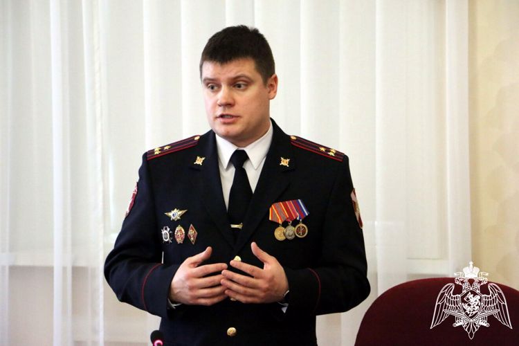 Спикер Брянской облдумы Суббот вручил награды росгвардейцам