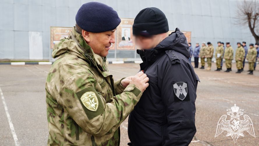 Росгвардейцу - участнику специальной военной операции вручили государственную награду в Брянске
