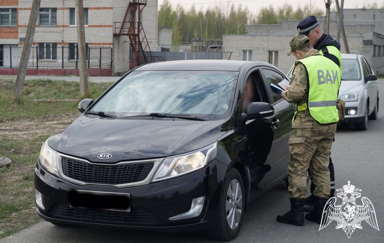 Автоинспекторы Росгвардии в Брянске провели профилактический рейд с водителями ведомства