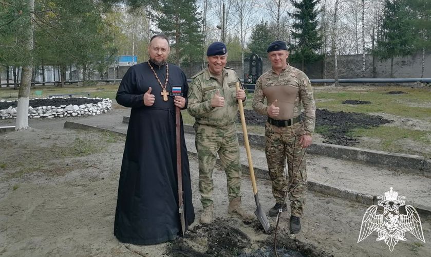 Росгвардейцы в Брянске присоединились к акции «Сад памяти»