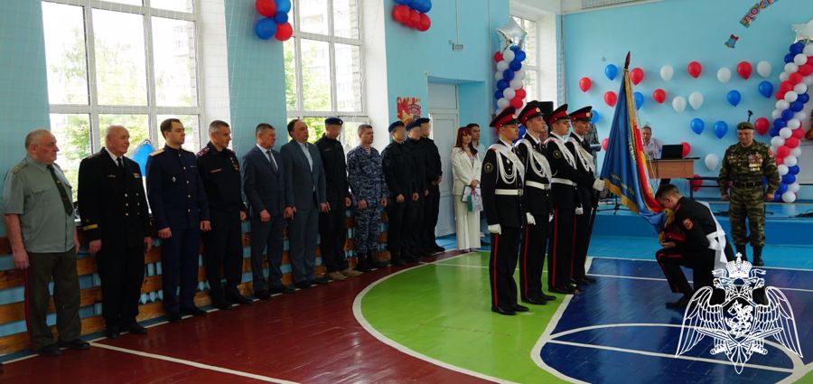 В Брянске состоялся последний звонок для выпускников кадетской школы имени Героя России В.И. Шкурного