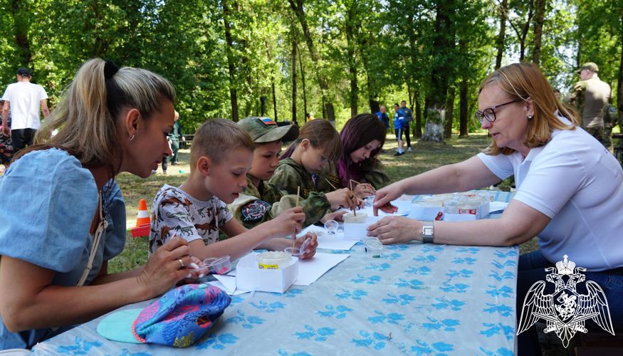 В День защиты детей росгвардейцы в Брянске организовали праздник для детей сотрудников и военнослужащих 