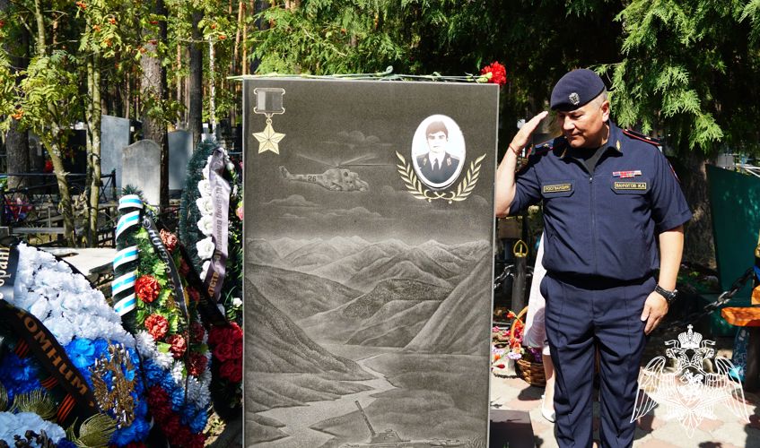 В Брянске почтили память Героя России Олега Визнюка 