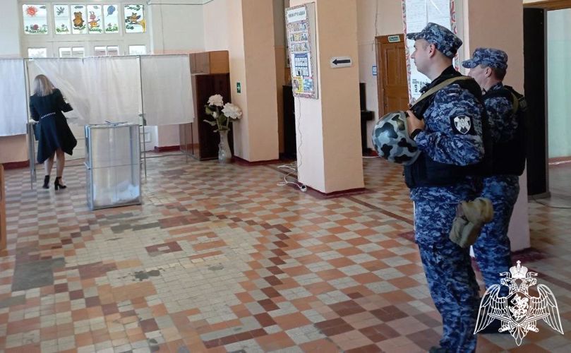 Росгвардия обеспечила безопасность проведения единого дня голосования в Брянской области