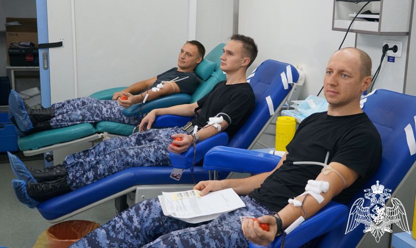 Росгвардейцы приняли участие в донорской акции «От сердца к сердцу» в Брянске