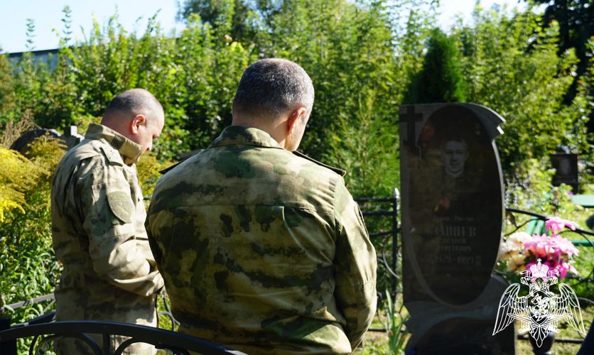 Росгвардейцы почтили память Героя России Андрея Зайцева