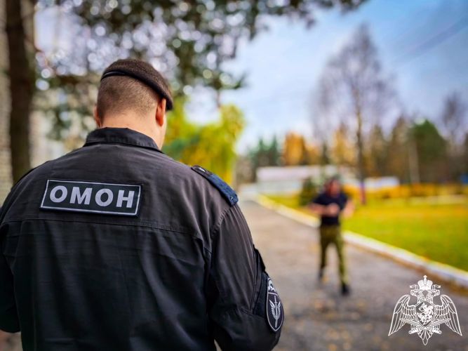 Брянские росгвардейцы прошли испытания на право ношения знака отличия спецподразделений