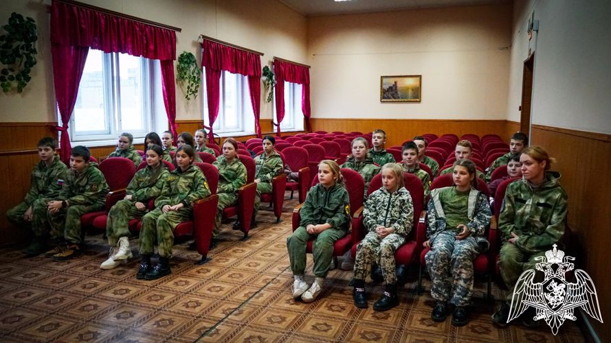 Воспитанники «Гвардейской смены» посетили с экскурсией Управление Росгвардии по Брянской области