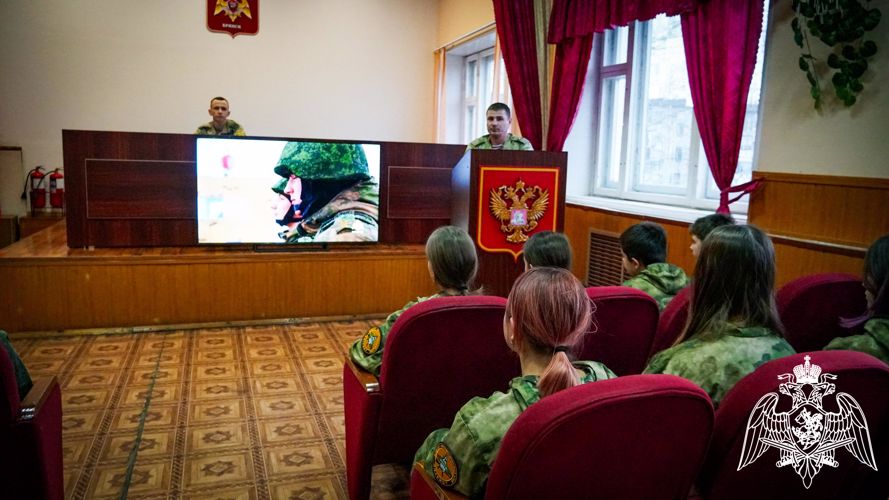 Воспитанники «Гвардейской смены» посетили с экскурсией Управление Росгвардии по Брянской области
