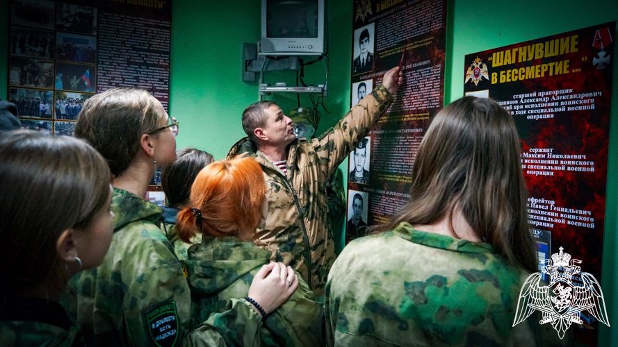 Воспитанники «Гвардейской смены» посетили с экскурсией Управление Росгвардии по Брянской области