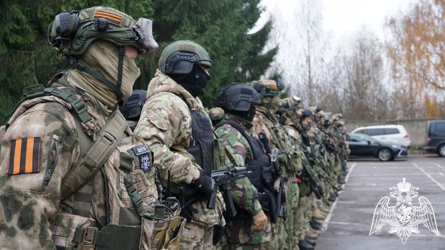 В День народного единства руководитель регионального Управления поздравил брянских росгвардейцев, выполняющих служебно-боевые задачи на приграничных территориях