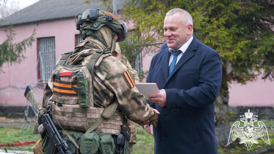 В День народного единства руководитель регионального Управления поздравил брянских росгвардейцев, выполняющих служебно-боевые задачи на приграничных территориях