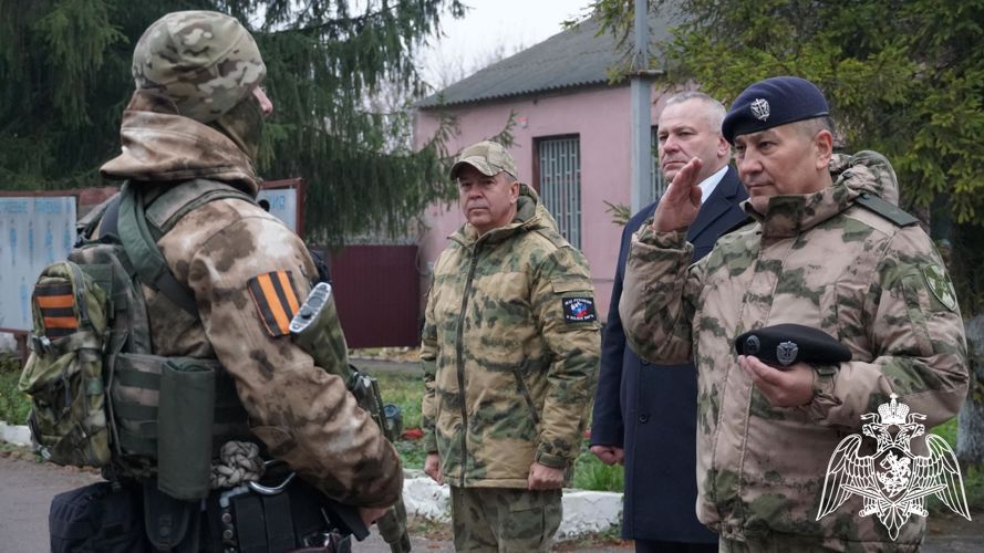 В День народного единства руководитель регионального Управления поздравил брянских росгвардейцев, выполняющих служебно-боевые задачи на приграничных территориях
