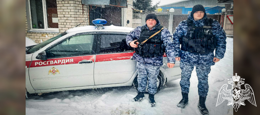 В Брянске сотрудники Росгвардии помогли потушить пожар в детском саду