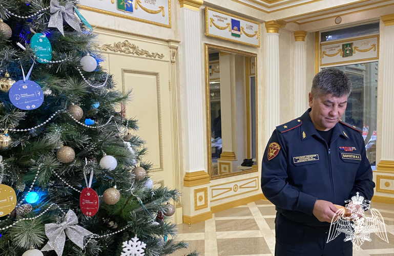 Брянские росгвардейцы присоединились к благотворительной акции «Ёлка желаний»