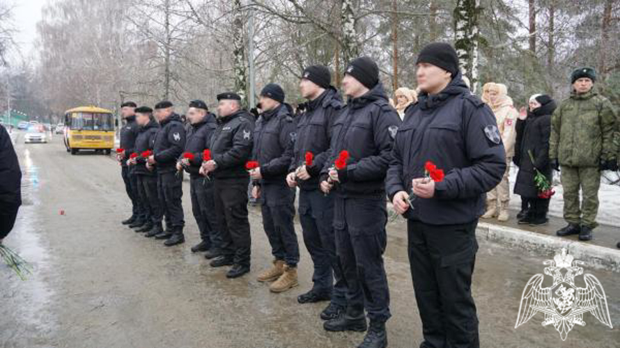 Брянские росгвардейцы почтили память воинов-интернационалистов 