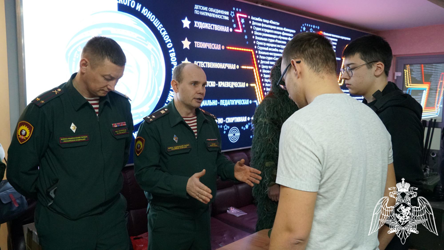 Росгвардейцы приняли участие во всероссийской акции «Есть такая профессия – Родину защищать»