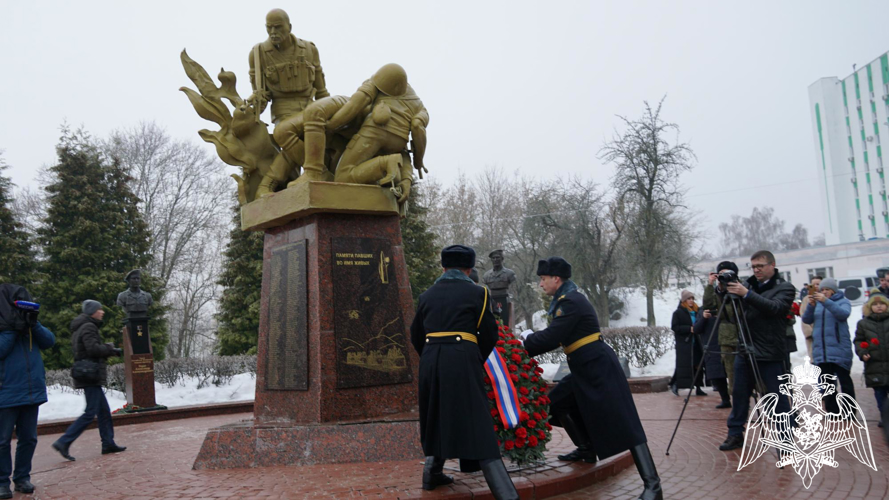 Брянские росгвардейцы почтили память воинов-интернационалистов 