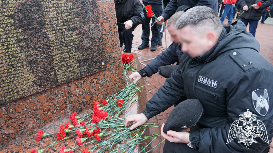 Брянские росгвардейцы почтили память воинов-интернационалистов 