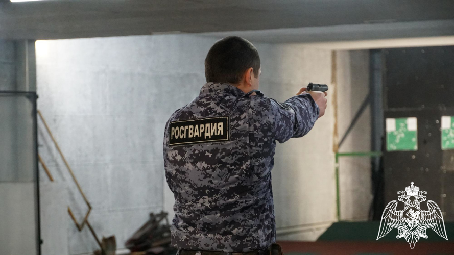 Турнир по стрельбе среди сотрудников вневедомственной охраны прошёл в региональном управлении Росгвардии
