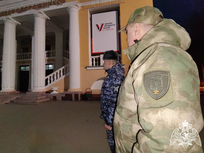 Более 700 росгвардейцев приняли участие в обеспечении безопасности во время проведения выборов Президента Российской Федерации в Брянской области
