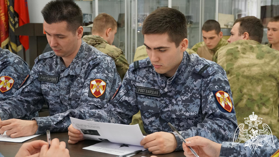 Брянские росгвардейцы присоединились к «Диктанту Победы»
