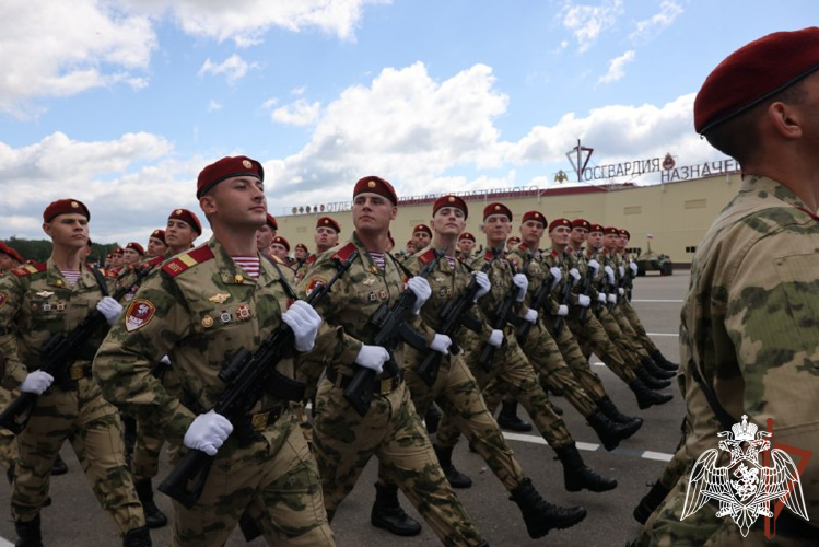 Директор Росгвардии генерал армии Виктор Золотов принял участие в посвященных 100-летию дивизии имени Ф.Э. Дзержинского торжественных мероприятиях (видео)