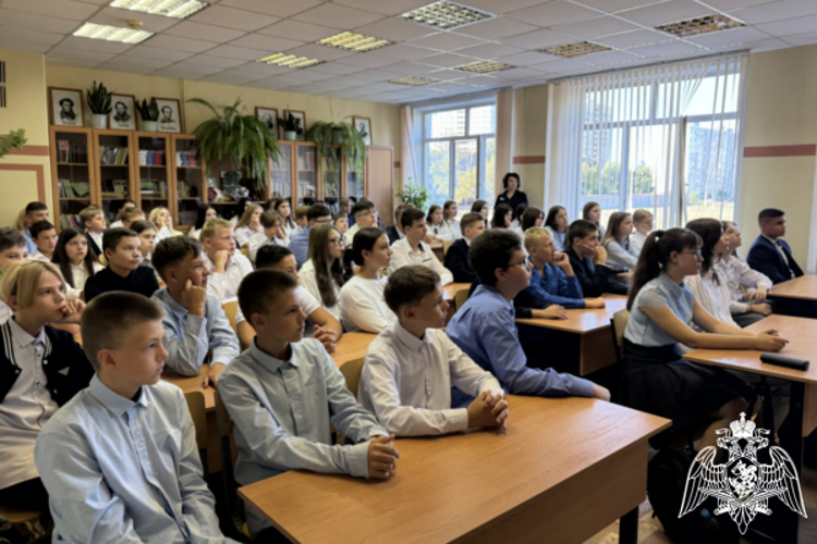 Брянские росгвардейцы приняли участие в круглом столе, посвящённом Дню солидарности в борьбе с терроризмом