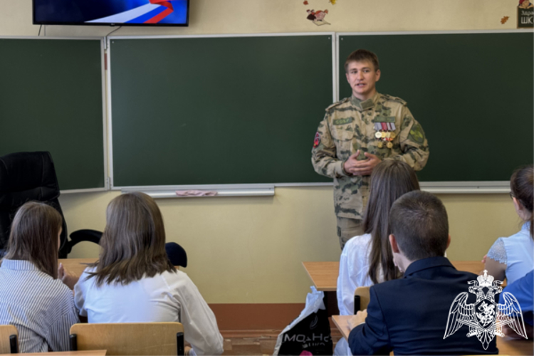 Брянские росгвардейцы приняли участие в круглом столе, посвящённом Дню солидарности в борьбе с терроризмом