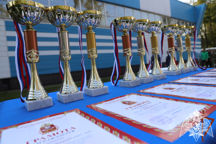 Брянские росгвардейцы стали чемпионами Центрального округа по летнему офицерскому троеборью 