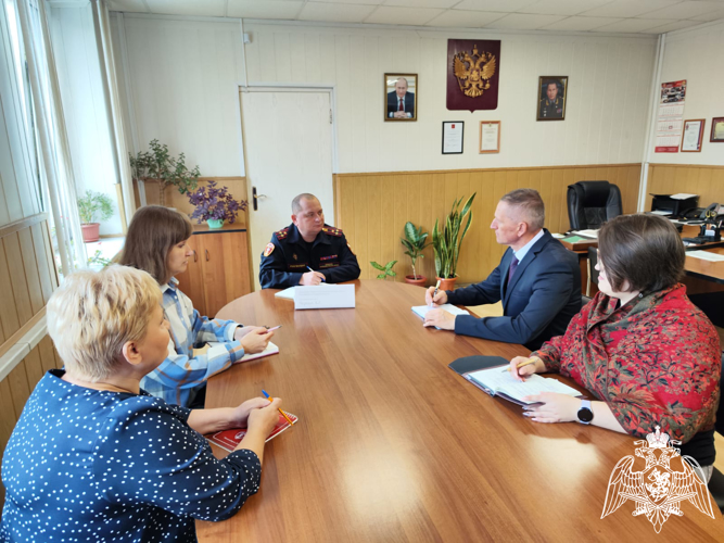 В преддверии Дня образования вневедомственной охраны в Брянске прошел брифинг