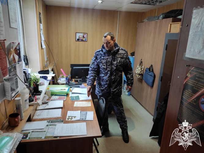 Росгвардейцы выявили поддельные документы, предоставленные для продления удостоверения частного охранника