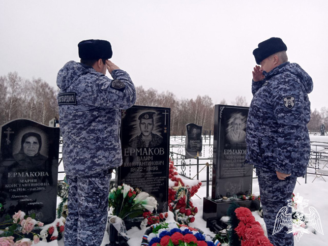 Приуроченные ко Дню Героев Отечества памятные мероприятия проходят в Росгвардии