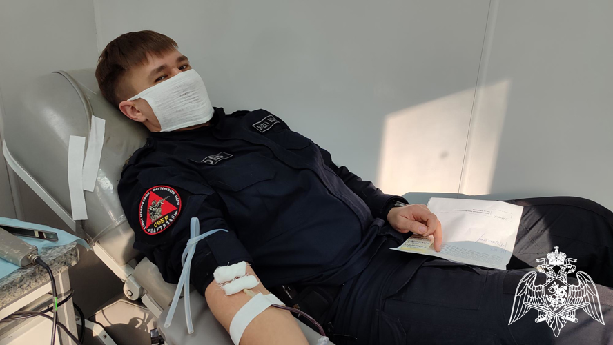 Росгвардейцы приняли участие в донорской акции «От сердца к сердцу» в Брянске