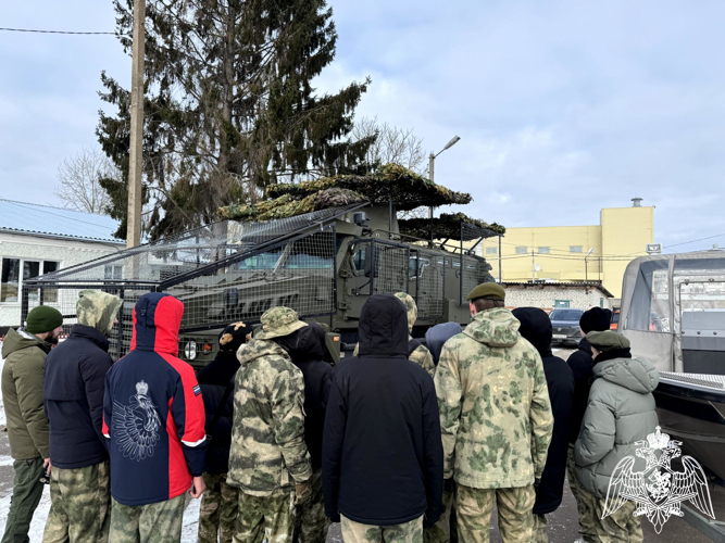 На базе ОМОН «Арсенал» прошёл день открытых дверей для школьников