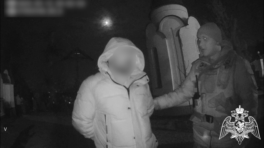 В Брянске росгвардейцы задержали дебошира на территории храма