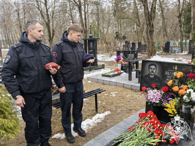 Росгвардейцы почтили память Героя России Валерия Шкурного