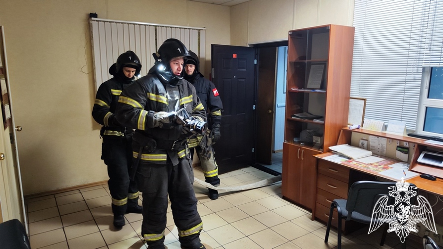 Росгвардия и МЧС провели совместные пожарно-тактические занятия в Брянске
