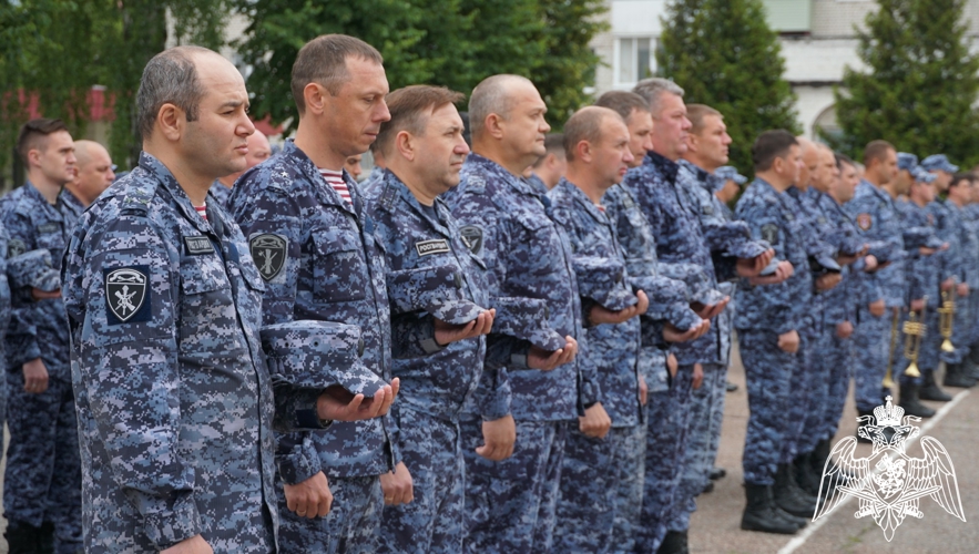 В Брянске состоялось торжественное открытие памятника, посвящённого памяти погибших военнослужащих и сотрудников войск правопорядка
