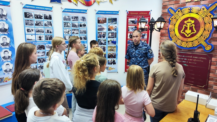 Ведомственная акция «Каникулы с Росгвардией» проходит в Брянске