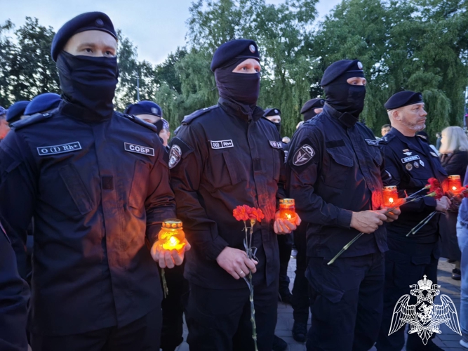 Росгвардейцы приняли участие в ежегодной акции «Свеча памяти» в Брянске