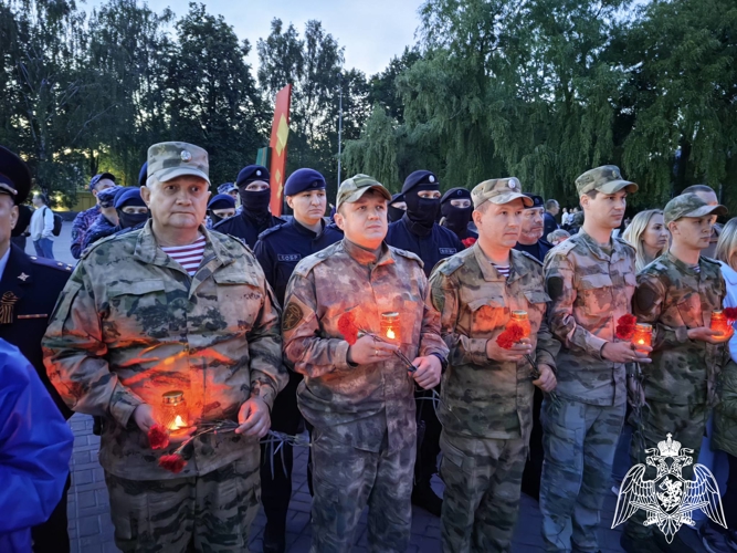 Росгвардейцы приняли участие в ежегодной акции «Свеча памяти» в Брянске