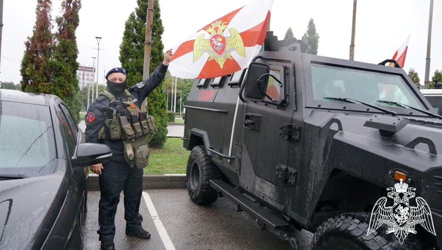 Брянские росгвардейцы присоединились к праздничному автопробегу 