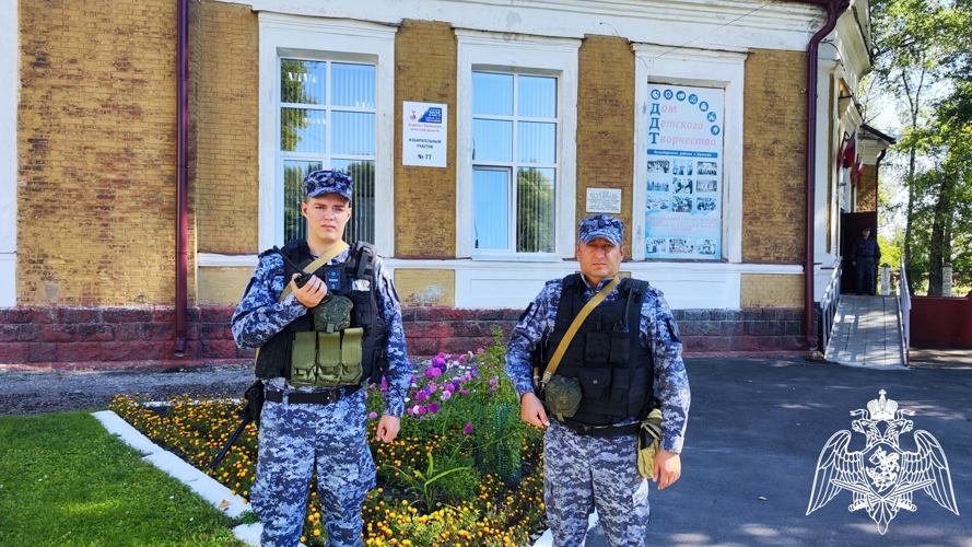Брянские росгвардейцы приняли участие в обеспечении общественного порядка в ходе Единого дня голосования